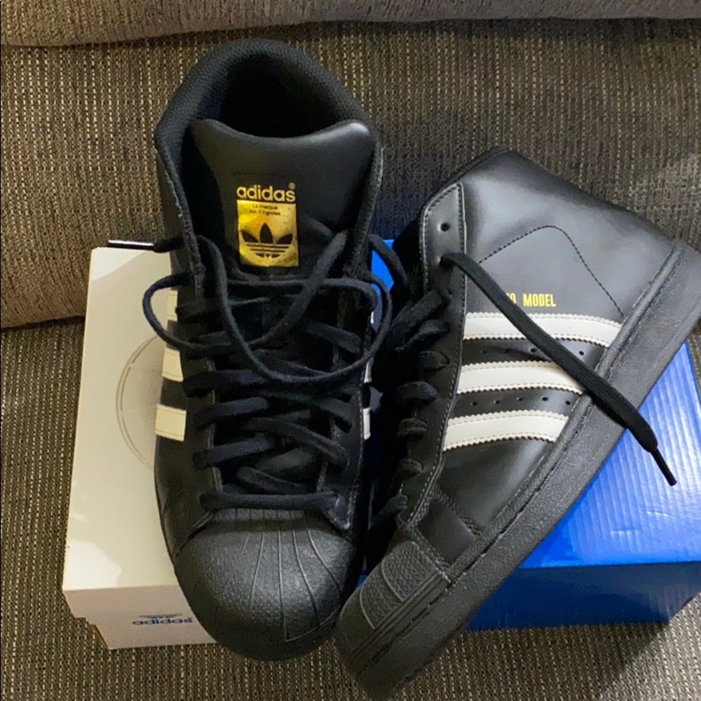 ADIDAS ORIGINALS